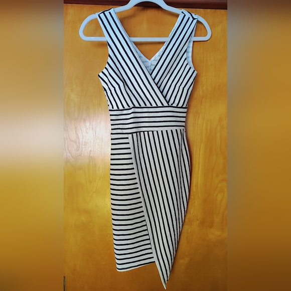 🖤 Almost Famous Black & White Striped Asymmetrical Dress – Size Small – NWT 🖤 - Picture 2 of 5